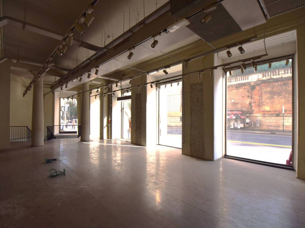 negozio in affitto a Roma in zona Rione Monti/Campitelli