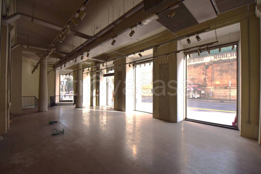 negozio in affitto a Roma in zona Rione Monti/Campitelli