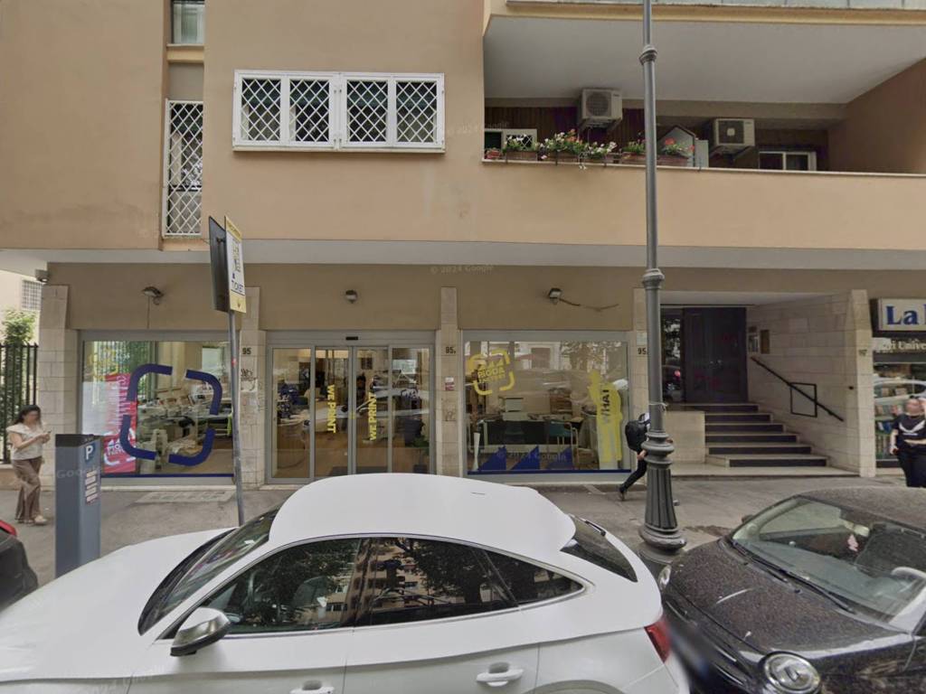 negozio in affitto a Roma