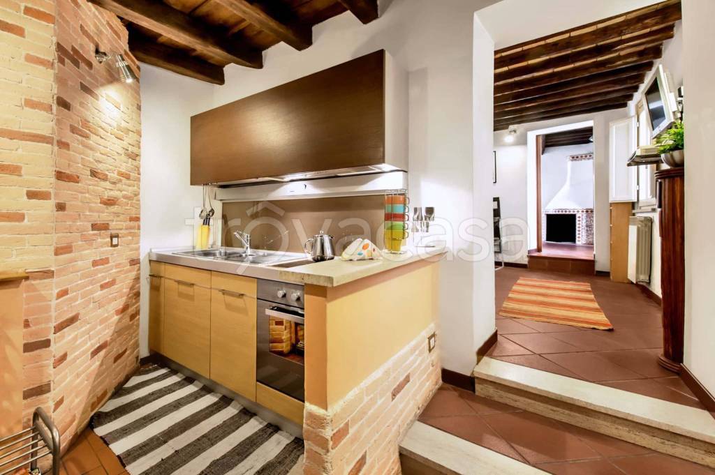 appartamento in affitto a Roma in zona Rione Regola
