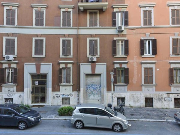 negozio in affitto a Roma in zona Appio Latino