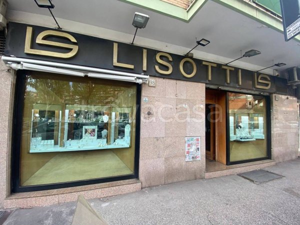 negozio in affitto a Roma in zona Monte Sacro/Talenti