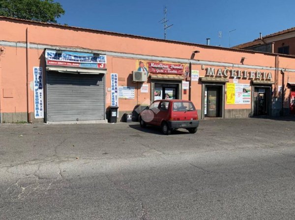 negozio in affitto a Roma in zona Casal Morena
