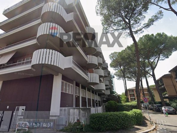 ufficio in affitto a Roma in zona Mostacciano