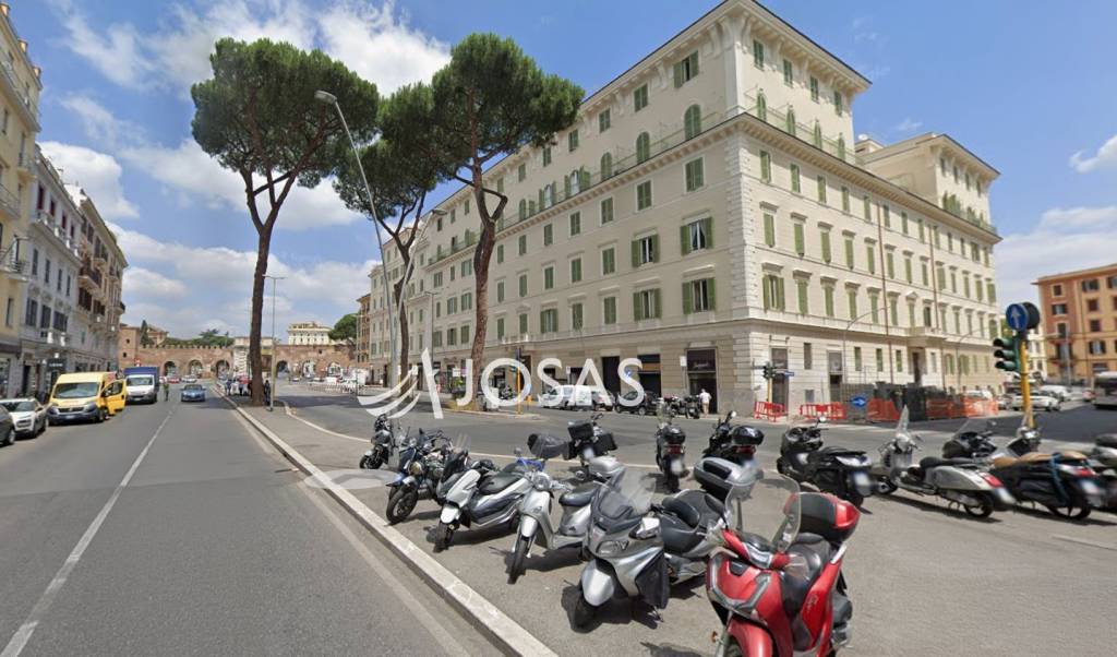 negozio in affitto a Roma