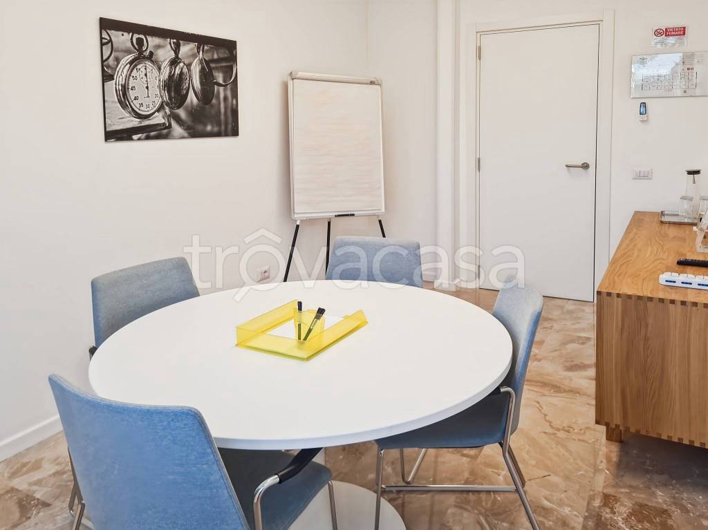 ufficio in affitto a Roma in zona Torrino