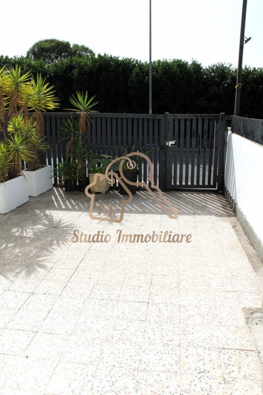 locale commerciale in affitto a Roma in zona Osteria Nuova