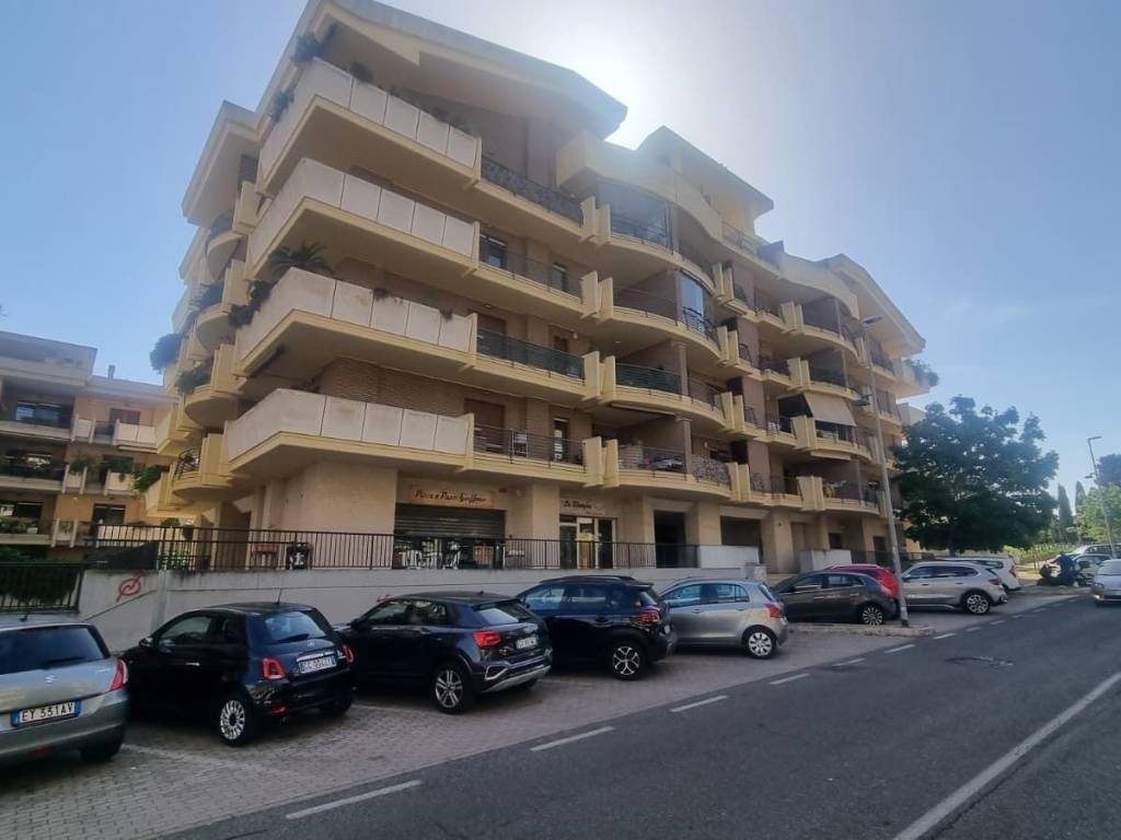 negozio in affitto a Roma in zona Monte Sacro/Talenti