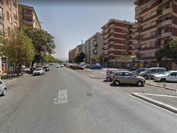 negozio in affitto a Roma in zona Appio Latino