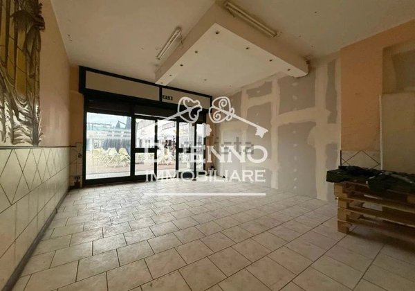 negozio in affitto a Roma