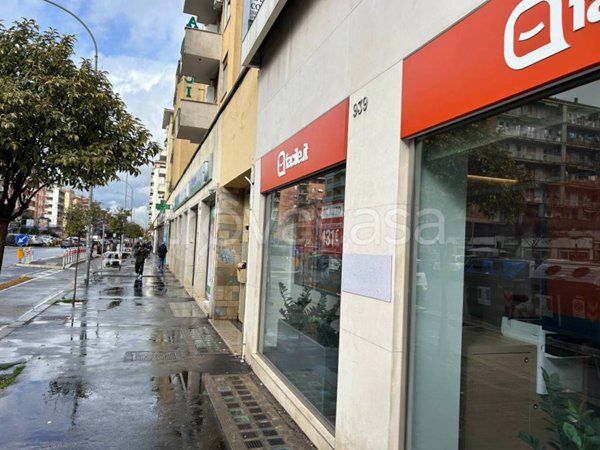negozio in affitto a Roma in zona Cinecittà
