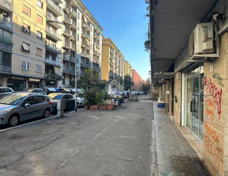 locale commerciale in affitto a Roma in zona Don Bosco