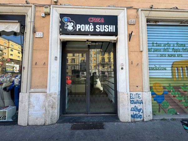 locale commerciale in affitto a Roma