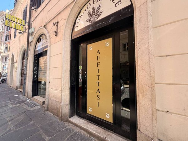 negozio in affitto a Roma in zona Rione Monti/Campitelli