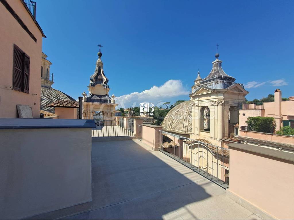 casa indipendente in affitto a Roma in zona Trevi-Colonna