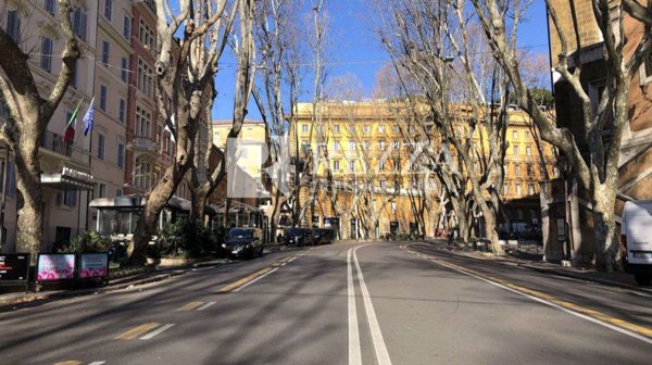 locale commerciale in affitto a Roma in zona Campo Marzio
