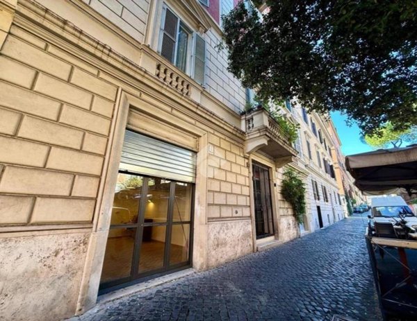 locale commerciale in affitto a Roma in zona Rione Borgo