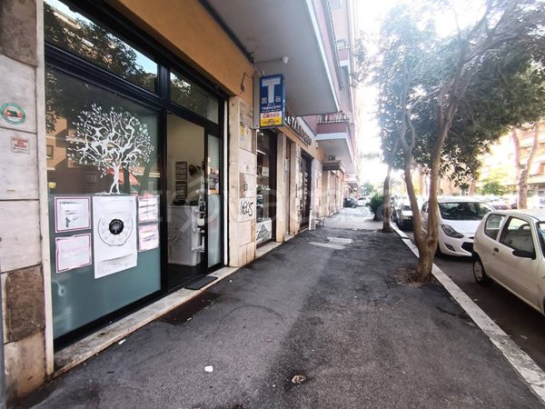 negozio in affitto a Roma in zona Ostia