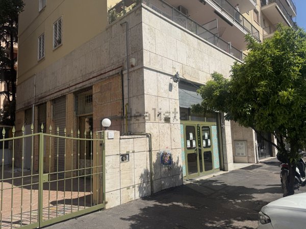 locale commerciale in affitto a Roma in zona Collatino