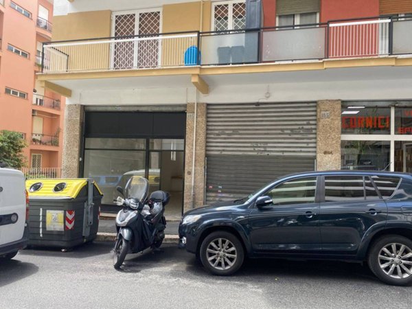 negozio in affitto a Roma