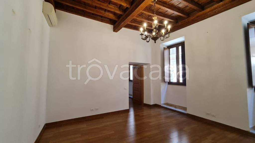 appartamento in affitto a Roma in zona Parione/Sant'Eustachio