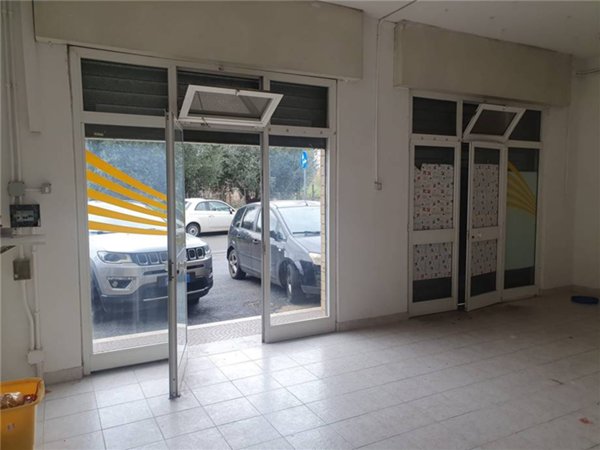 locale commerciale in affitto a Roma in zona Acilia
