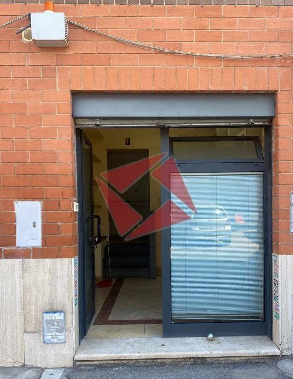 negozio in affitto a Roma in zona Finocchio