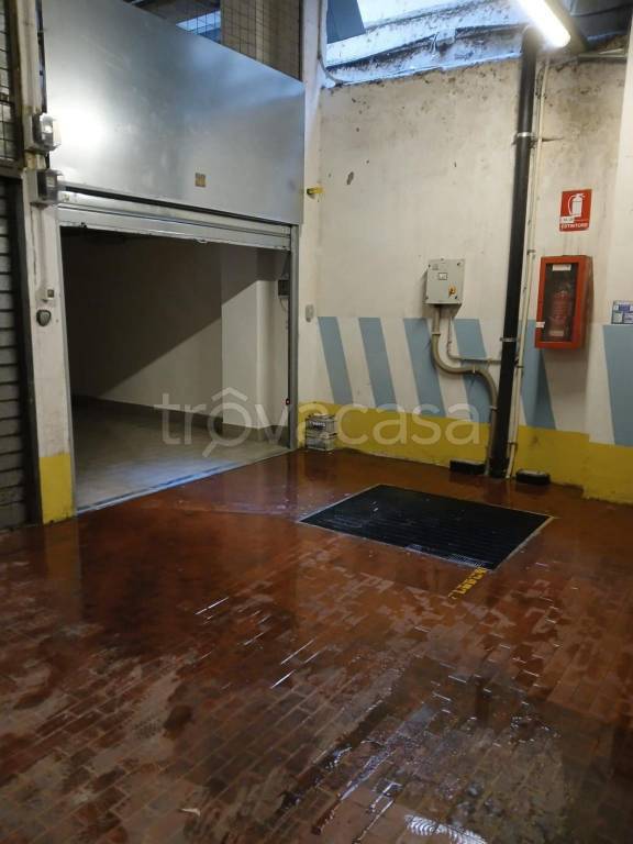 locale di sgombero in affitto a Roma in zona Testaccio