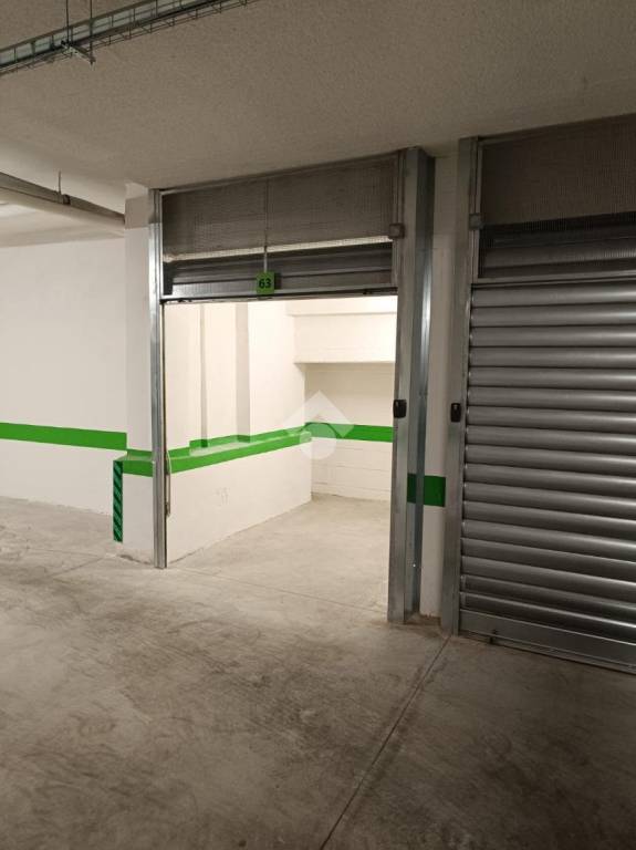 locale di sgombero in affitto a Roma in zona Cinecittà
