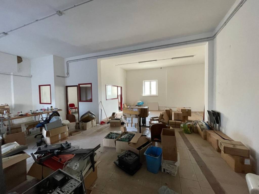 negozio in affitto a Roma in zona Romanina