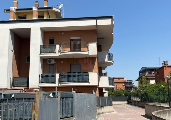 appartamento in affitto a Roma in zona Torre Angela