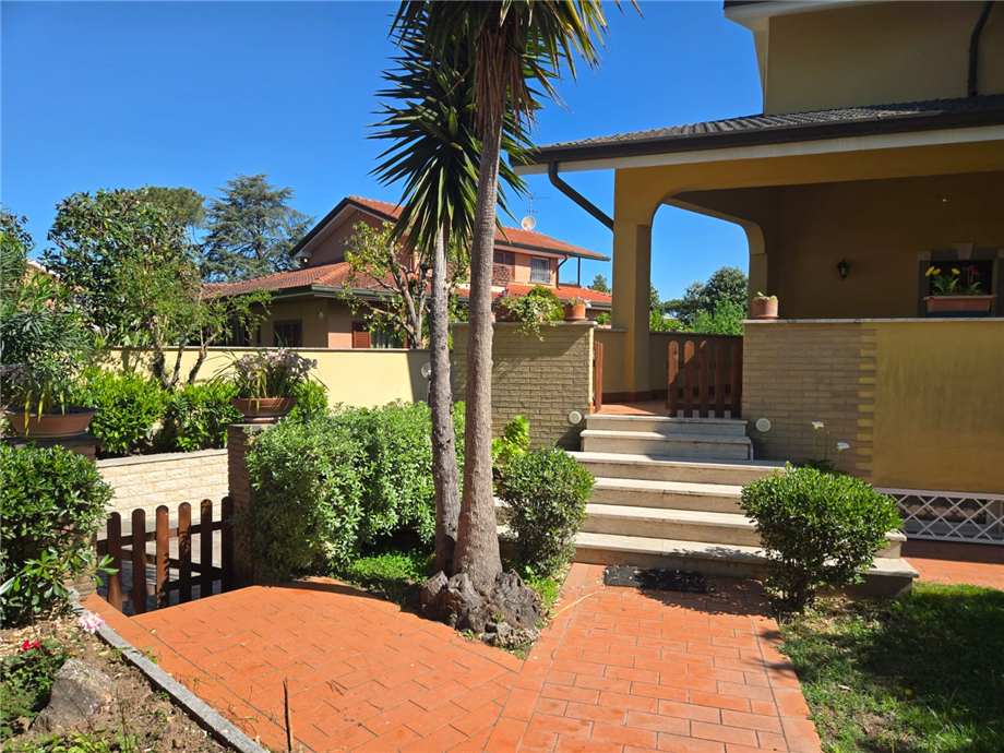 casa indipendente in affitto a Roma in zona Infernetto