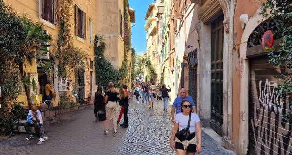 negozio in affitto a Roma in zona Trastevere