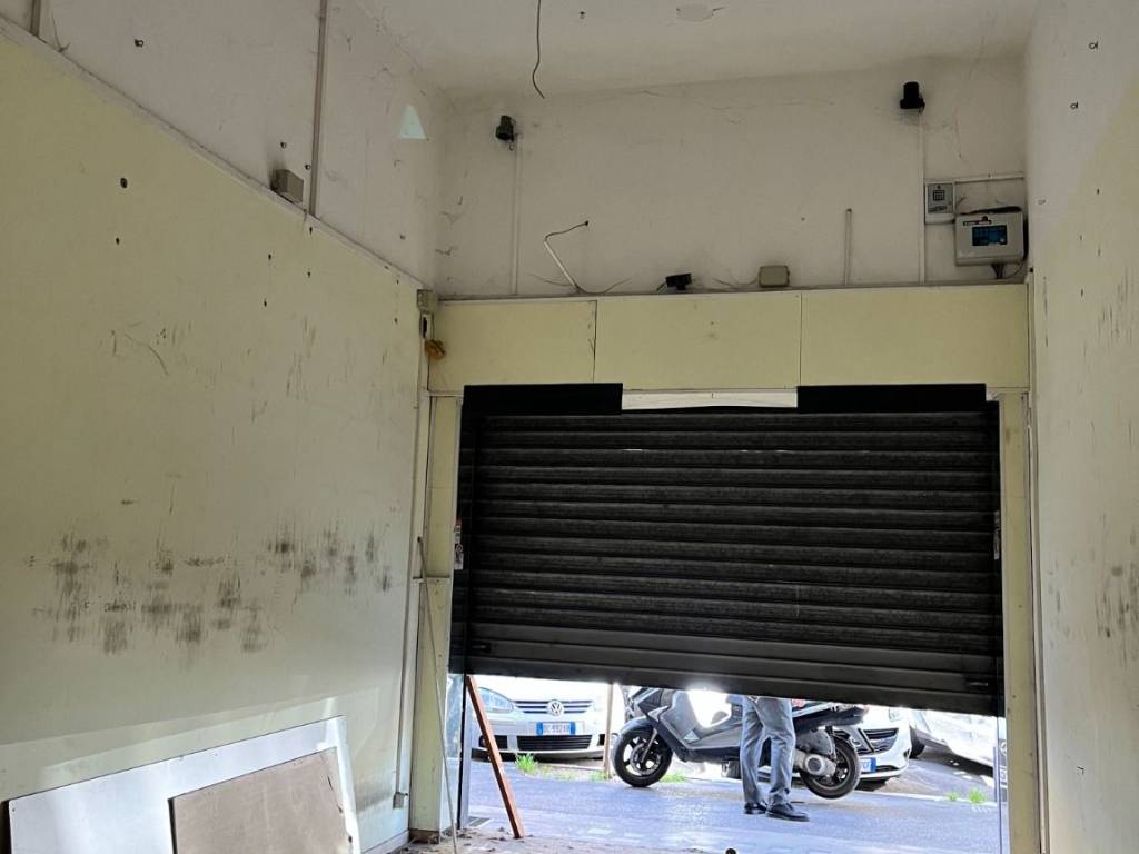 negozio in affitto a Roma in zona Portuense