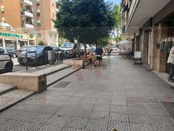 locale commerciale in affitto a Roma in zona Don Bosco
