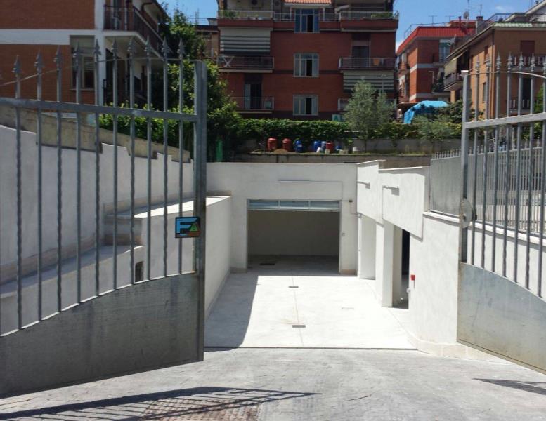 negozio in affitto a Roma in zona Borghesiana