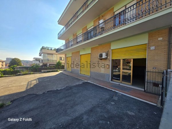 locale commerciale in affitto a Roma in zona Acilia
