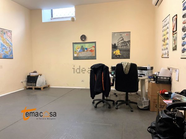 locale commerciale in affitto a Roma in zona Torre Angela