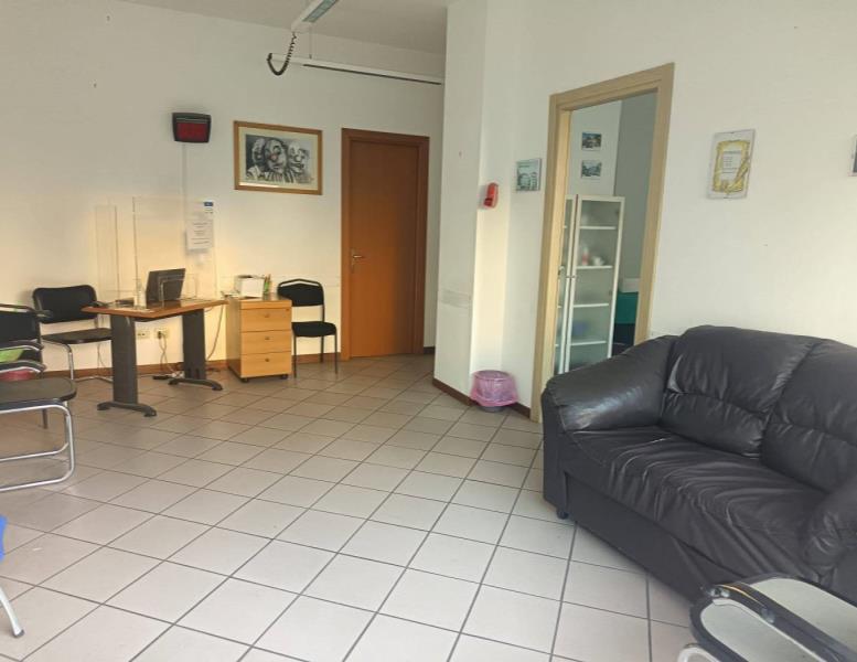 locale commerciale in affitto a Roma in zona Ostiense
