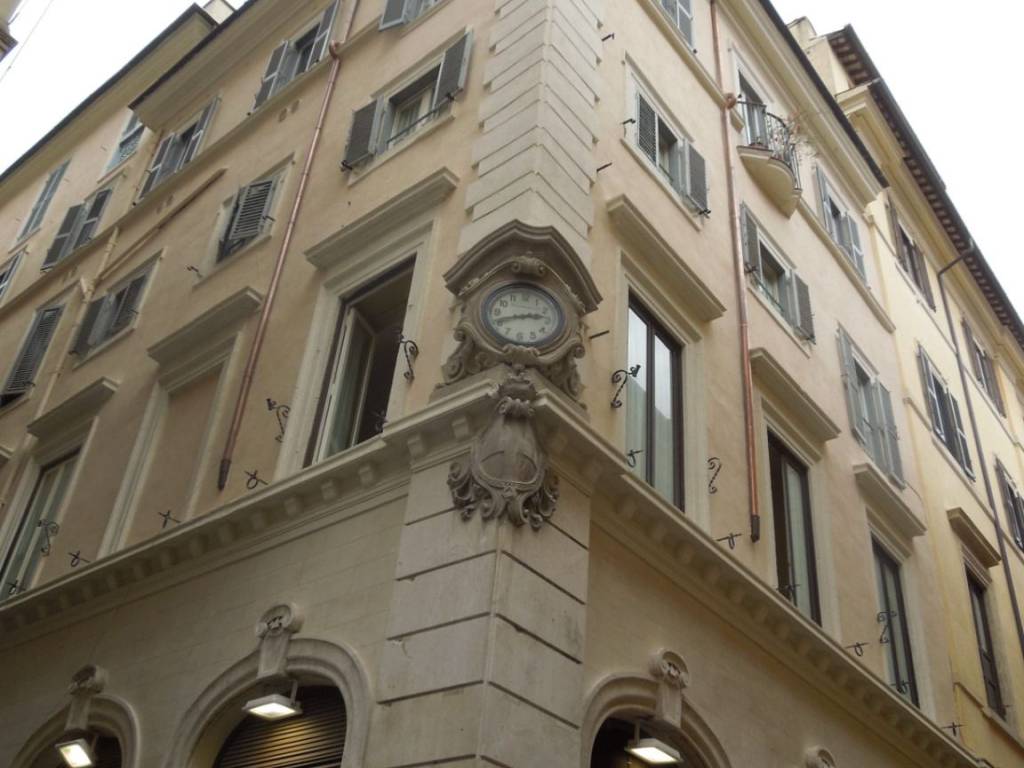 negozio in affitto a Roma in zona Parione/Sant'Eustachio