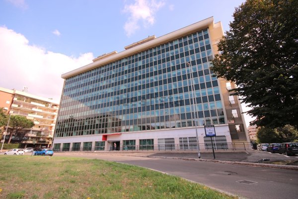 negozio in affitto a Roma in zona EUR