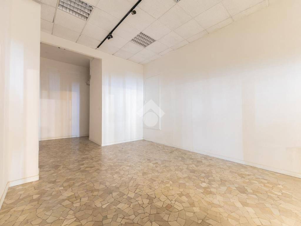 negozio in affitto a Roma in zona Ludovisi/Sallustiano