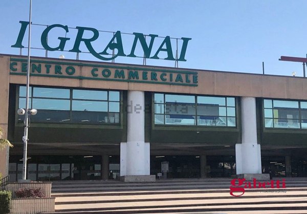 locale commerciale in affitto a Roma in zona Ardeatino