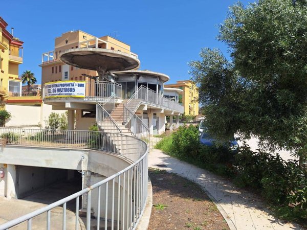 negozio in affitto a Roma in zona Ostia