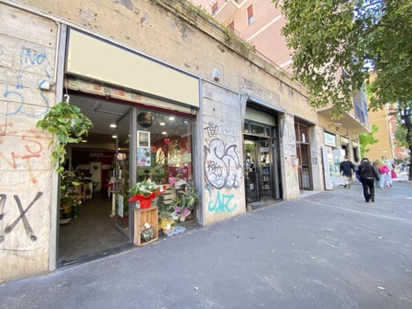 negozio in affitto a Roma in zona Appio Claudio