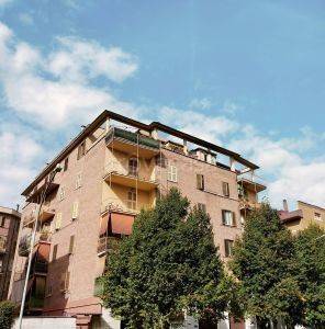 negozio in affitto a Roma in zona Appio Claudio