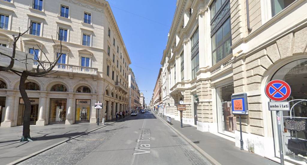 negozio in affitto a Roma in zona Trevi-Colonna