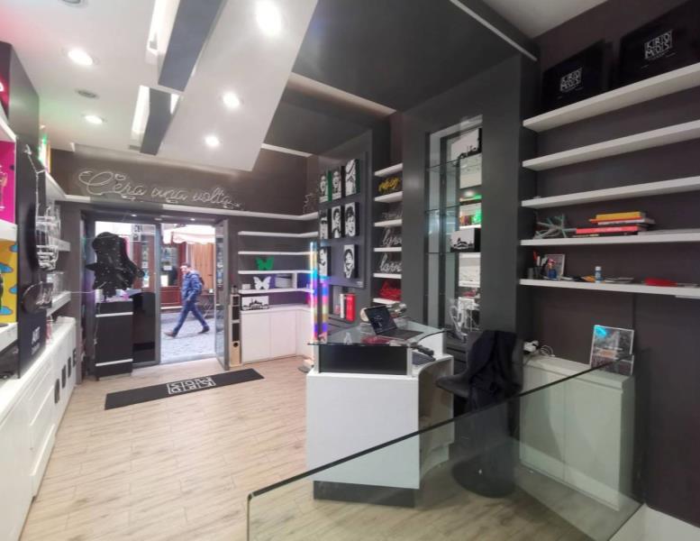negozio in affitto a Roma in zona Campo Marzio