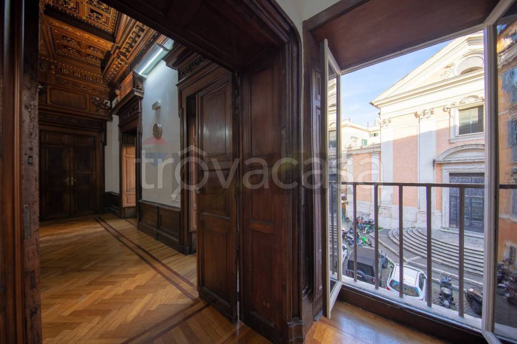 ufficio in affitto a Roma in zona Trevi-Colonna