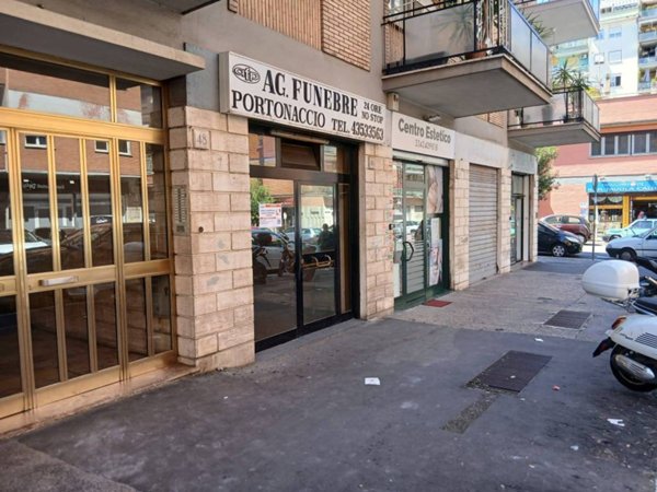 negozio in affitto a Roma in zona Collatino